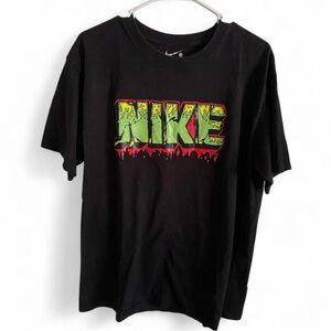 Nike Drip Logo Bold Black Streetwear Vibrant Mens Graphic T-Shirt Size Large